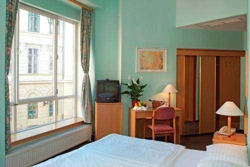 City Hotel Pilvax, Budapest