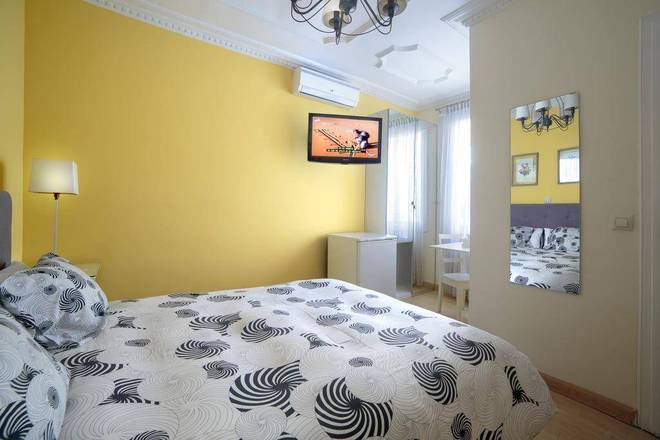 Hostal Adriano, Madrid