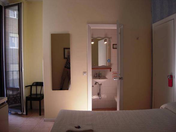 Hostal La Zona, Madrid