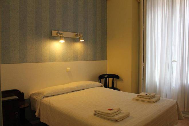 Hostal La Zona, Madrid