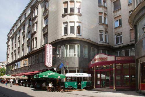 City Hotel Pilvax, Budapest