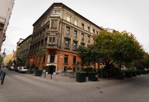 Corvin Hotel, Budapest